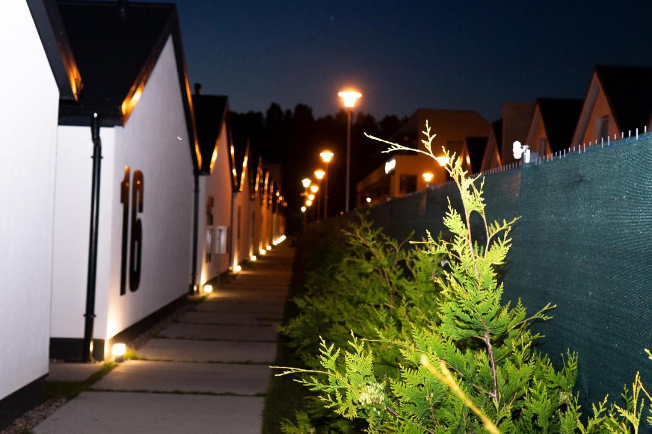 5 Zmyslow Akademia Wypoczynku Pokoje Zieleniewo  Exterior foto